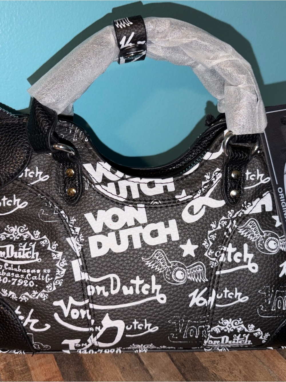 Von Dutch County Black & White Logo Print Satchel NWT - Picture 6 of 6